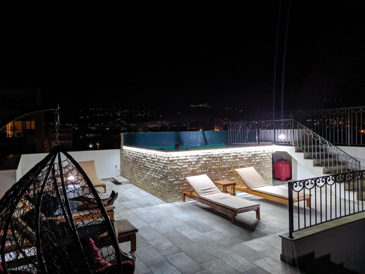 De Lux Luka Bar