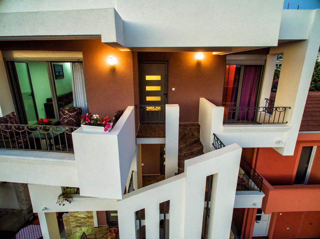 Apartment De Lux Luka Bar