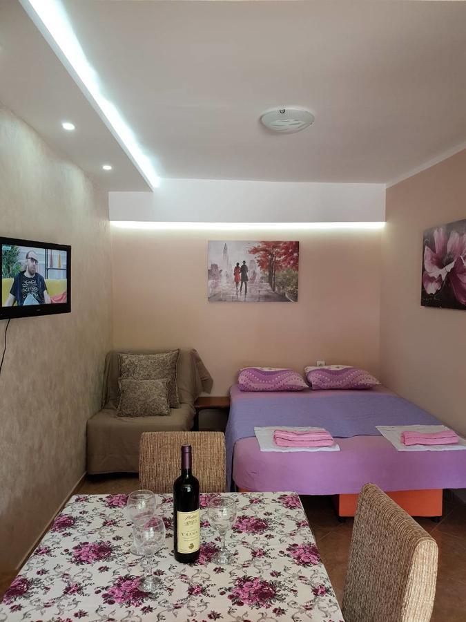 De Lux Luka Apartment Bar
